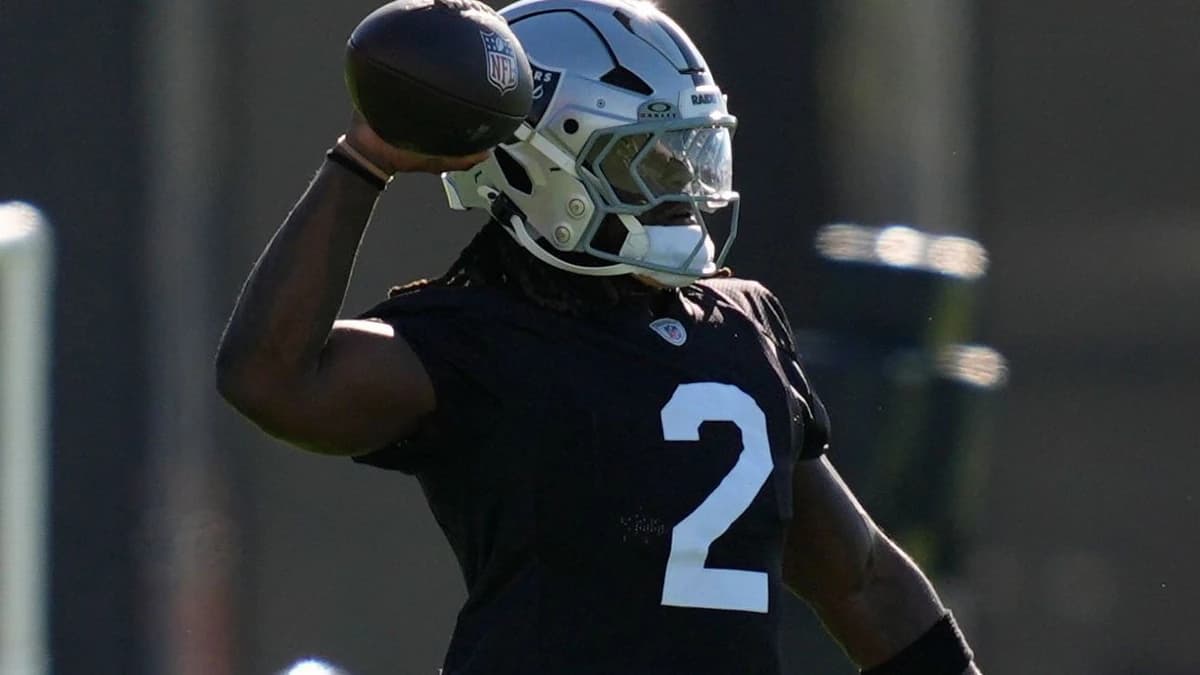 Sources: Jeanty sprained ankle at Raiders practice