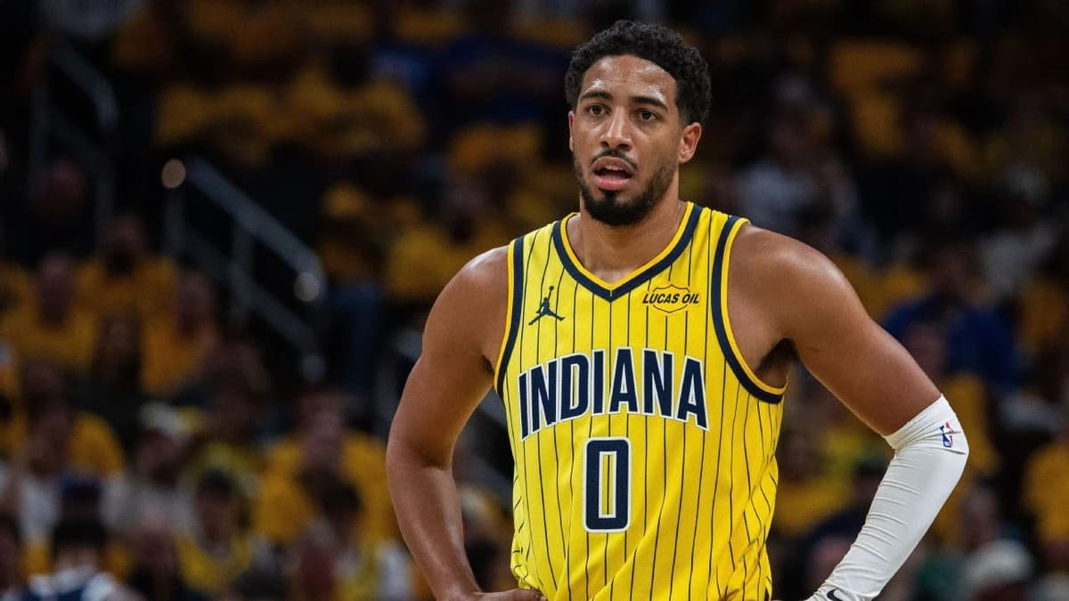 Sources: Pacers' Haliburton to miss time with strained hamstring