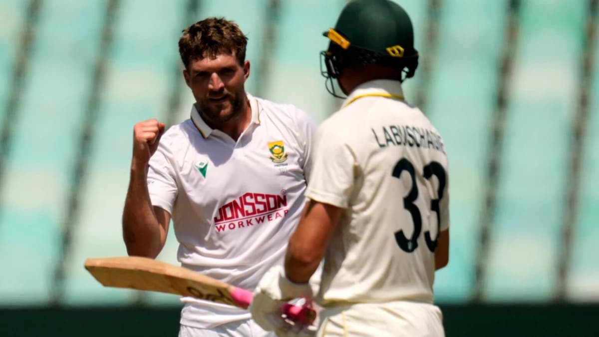 South Africa vs Australia: Bad light stops play on day one of first Test as hosts reduce Pat Cummins