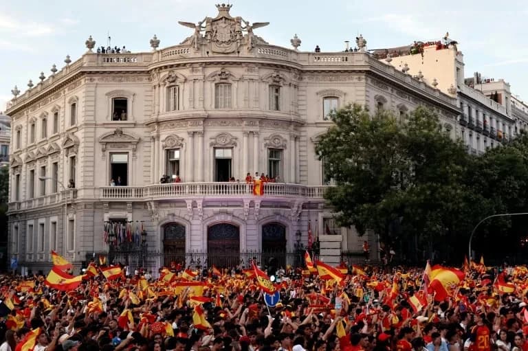 Spain stars lap up adulation of estimated two million on World Cup parade