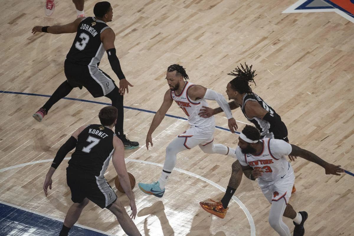 Spectacol în finala NBA! San Antonio Spurs, victorie în celebra Madison Square Garden + Donald Trump