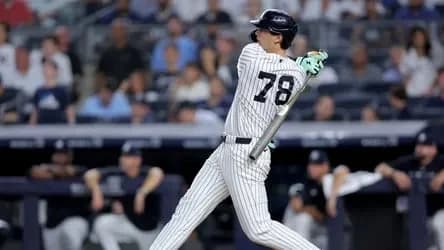 Spencer Jones' two-run double helps Yankees flip momentum in comeback win over Mariners