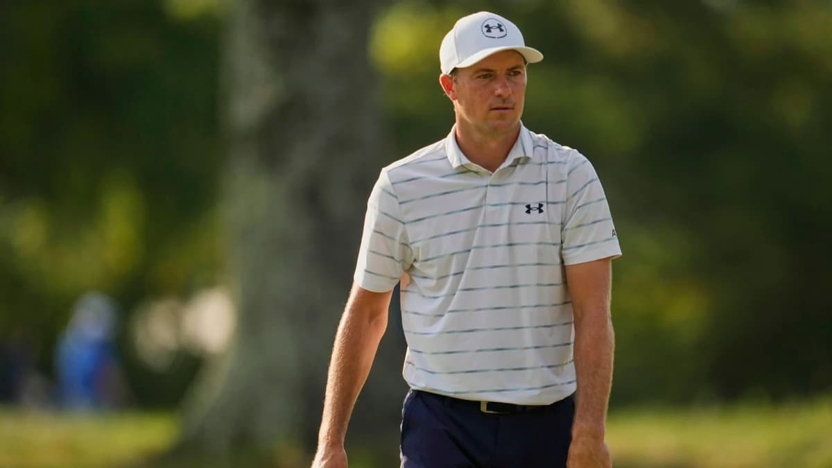 Spieth fires 65, grabs share of lead in PGA Tour playoff opener