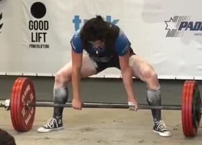 Sportiva care a urinat în timp ce încerca să ridice aproape 200 de kilograme a postat clipul pe Inst