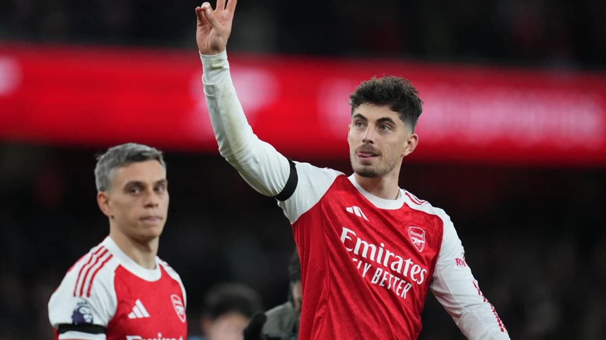 Sports - Arsenal close in on Premier League title with win over Burnley