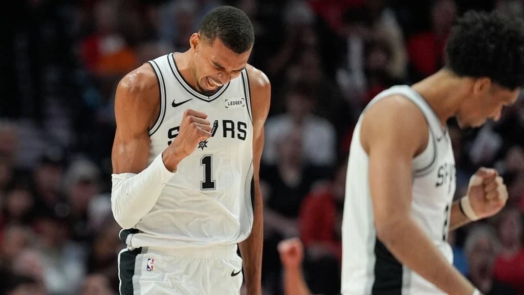 Spurs overwhelm Blazers late in Wemby's return