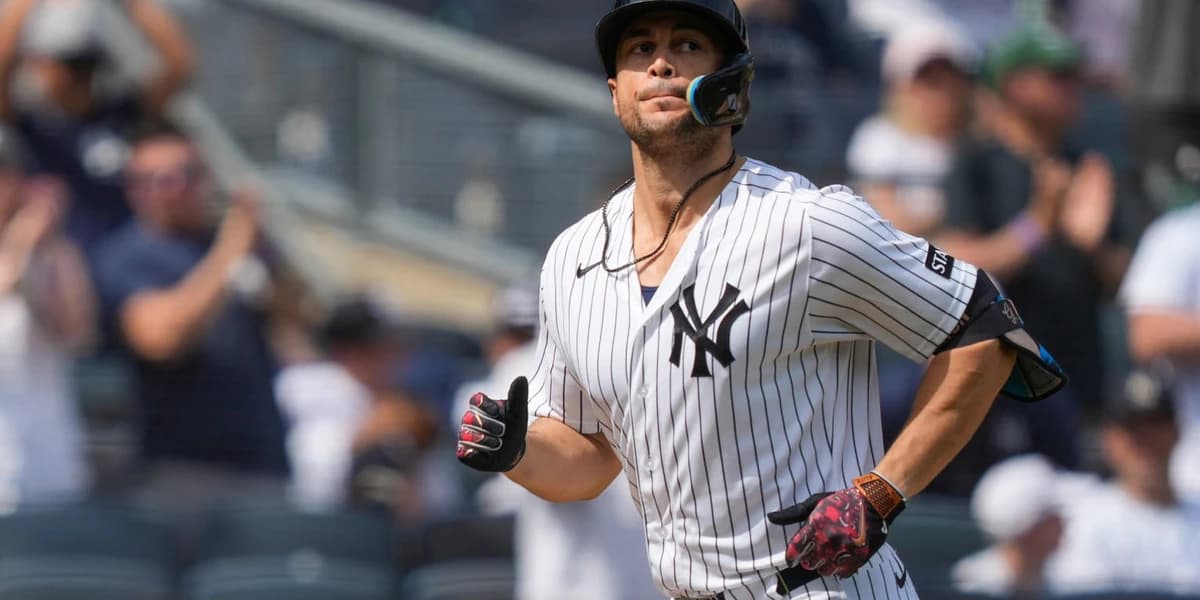Stanton placed on IL with low-grade calf strain