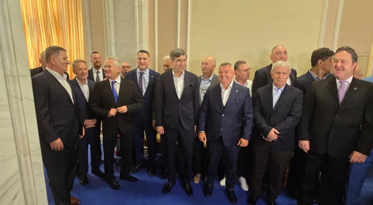 Steaua ’86, sărbătorită în Parlament, la 40 de ani la succesul istoric. Numele uriaşe prezente