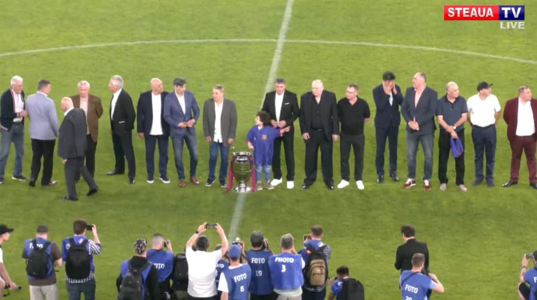 Steaua a fost învinsă de Sepsi, scor 2-0, în play-off-ul Ligii 2. La final, tot stadionul i-a omagia