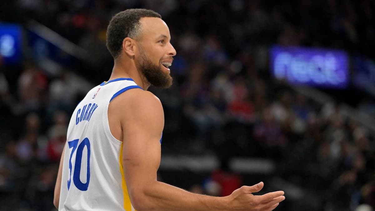 Steph Curry Has Obvious Choice to Give Warriors Better Shot at 5th Title