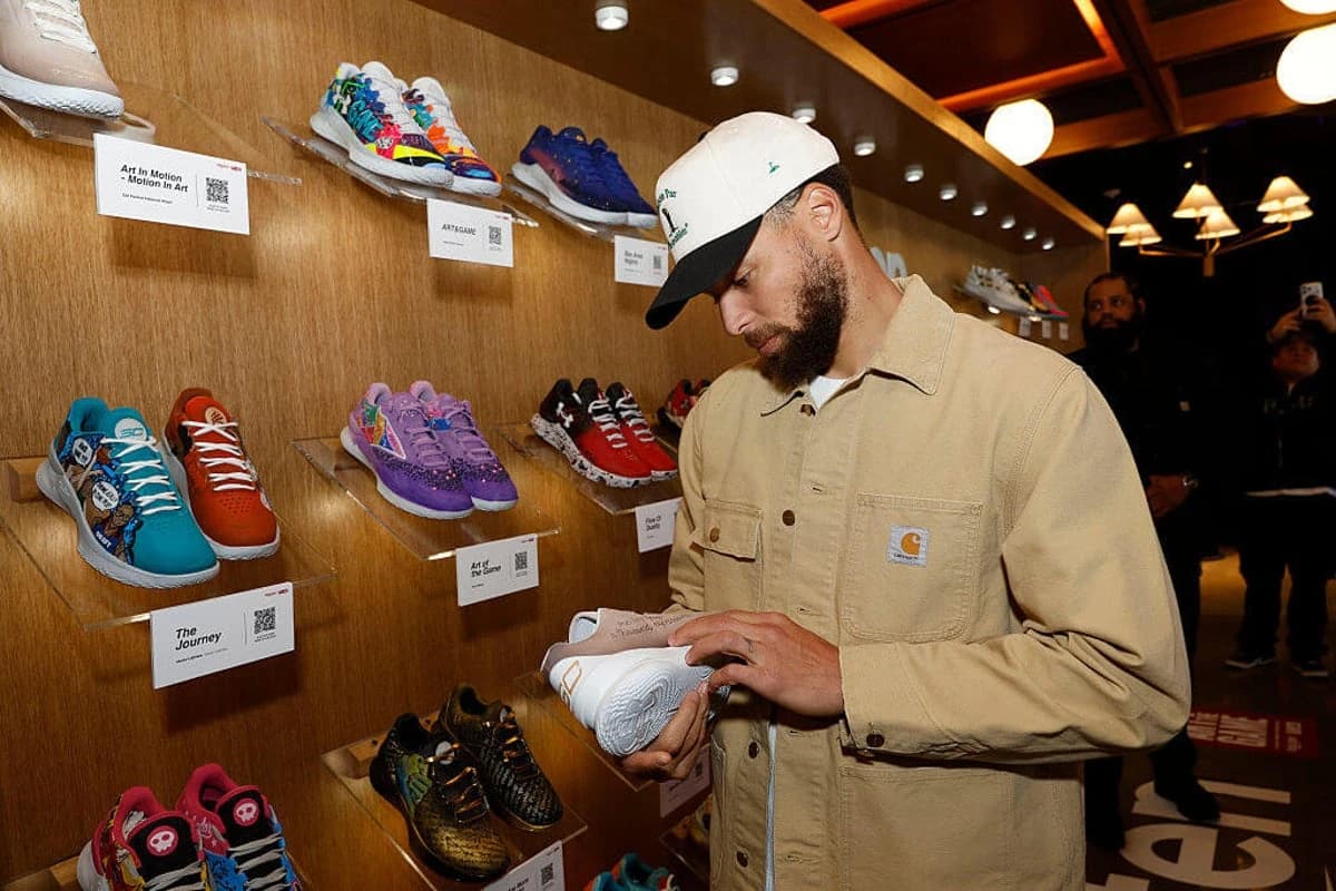 Stephen Curry signs sneaker deal with Li-Ning after long Under Armour stint
