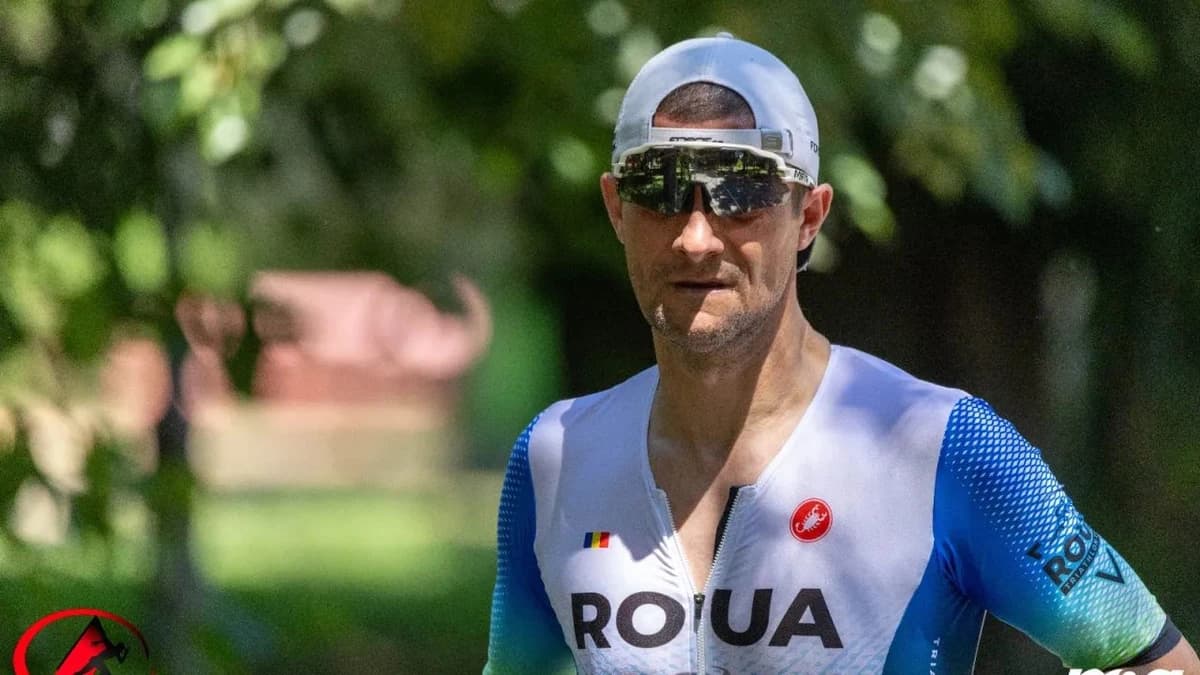 Supereroul din Focșani a revenit! Un profesor de franceză a câștigat aur național la triatlon și arg