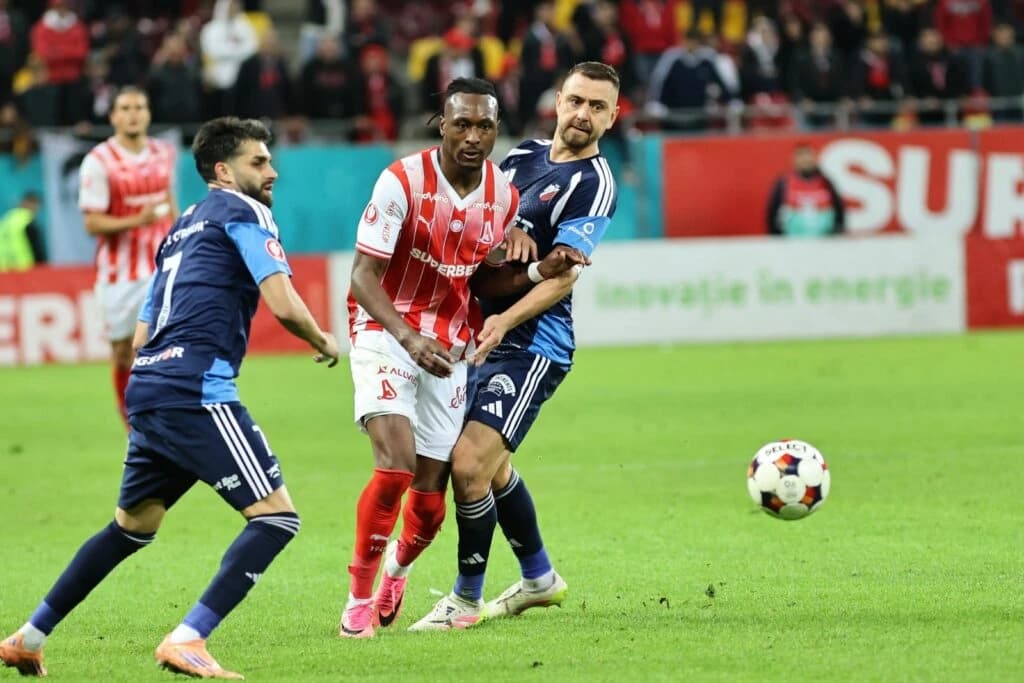 Superliga de fotbal. Dinamo încearcă să-și consolideze prima poziție în clasament, dar are o misiune