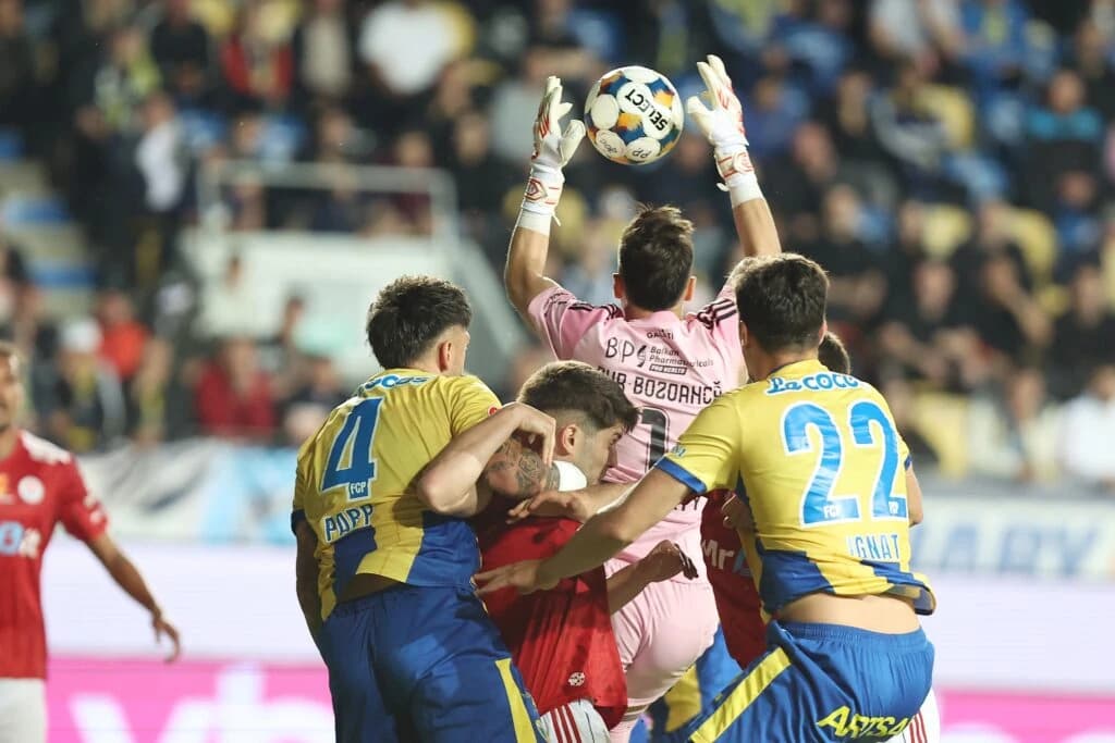 Superliga, play-out. Petrolul se salvează dramatic, Farul și Hermannstadt merg la baraj, iar Unirea