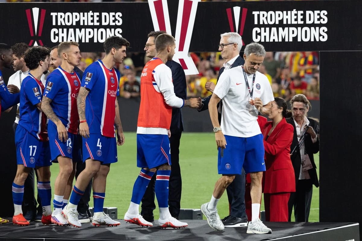 Surpriză uriașă în Franța: PSG a pierdut Supercupa, deși adversara a luat cartonaș roșu din prima re
