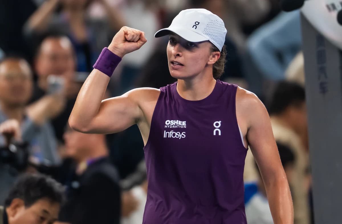 Swiatek tops Li, books all-Polish semifinal against Chwalinska at the Wuhan Open