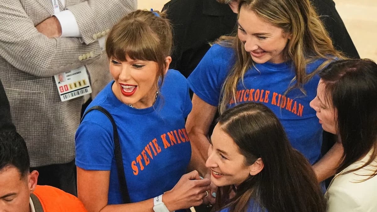 Taylor Swift, Michael J. Fox and other celebrities attend Knicks-Spurs NBA Finals Game 4 at MSG - AB