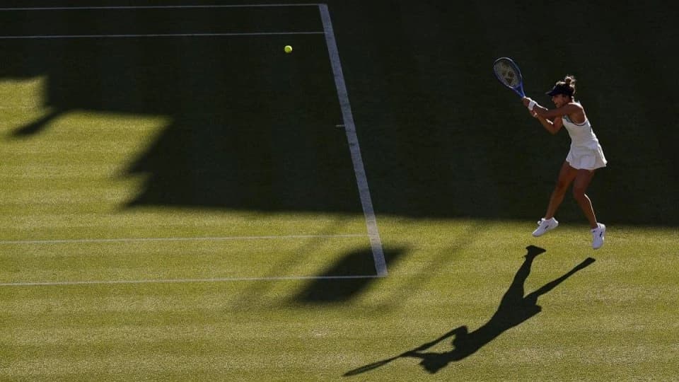Tenis feminin: Jaqueline Cristian şi Gabriela Ruse, calificate în optimile turneului de la Queen's C