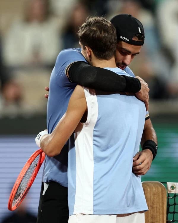 Tenis: Italia are asigurat un loc în finala Roland Garros. Matteo Arnaldi și Flavio Cobolli adversar