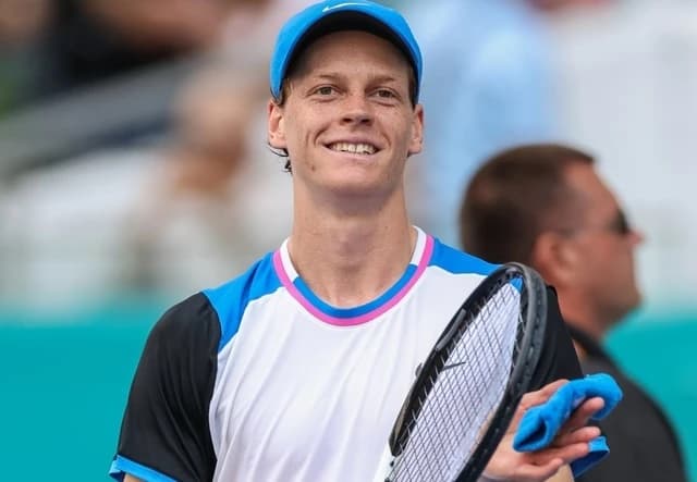 Tenis: Jannik Sinner ar putea rata US Open din cauza unei probleme la genunchi