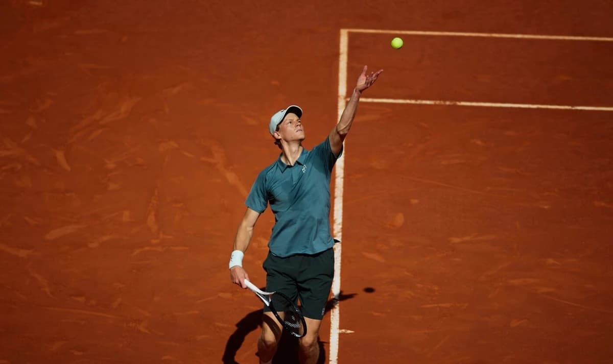 TENIS Jannik Sinner s-a calificat în finala de la Madrid și a doborât un record uluitor! E cel mai t