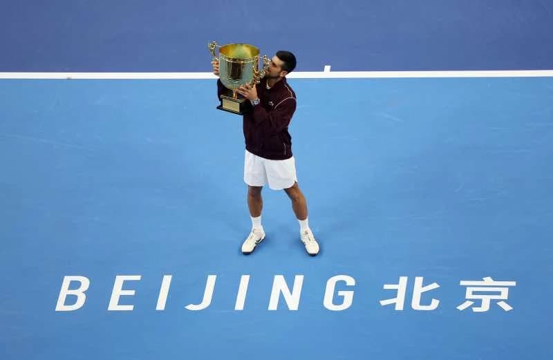 Tenis: Novak Djokovic a cucerit trofeul la Beijing (ATP), al 102-lea titlu din cariera sa