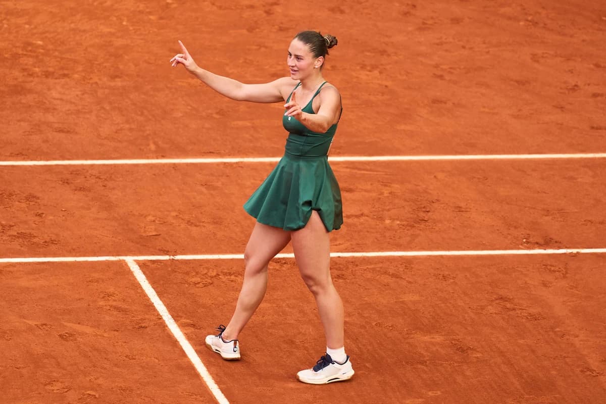 Tenis: "Slavă Ucrainei!" / Marta Kostyuk a învins-o pe rusoaica Andreeva în finală şi a câştigat tit