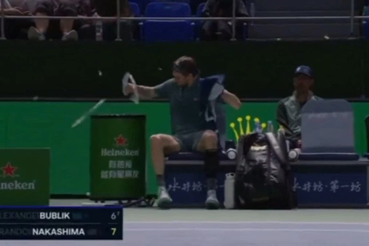 Tennis star Alexander Bublik destroys racket before smashing drinks container in latest on-court out