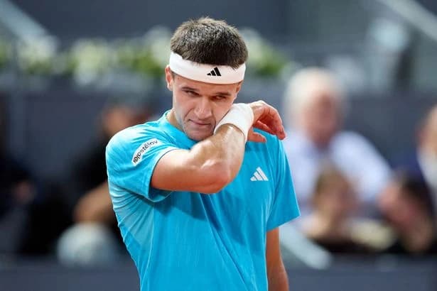 Tennis star collapses at French Open after epic encounter as medics rush onto court