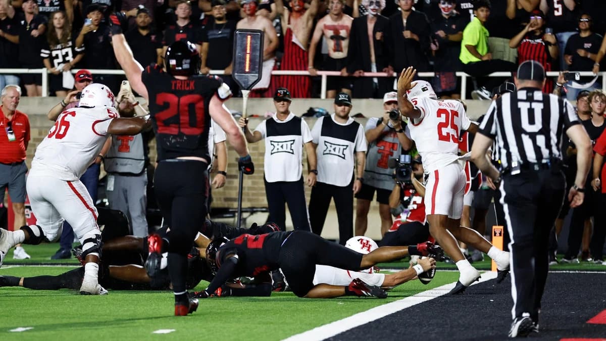 Texas Tech survives Houston comeback bid: Cougars stopped inches short of tying game on two-point co