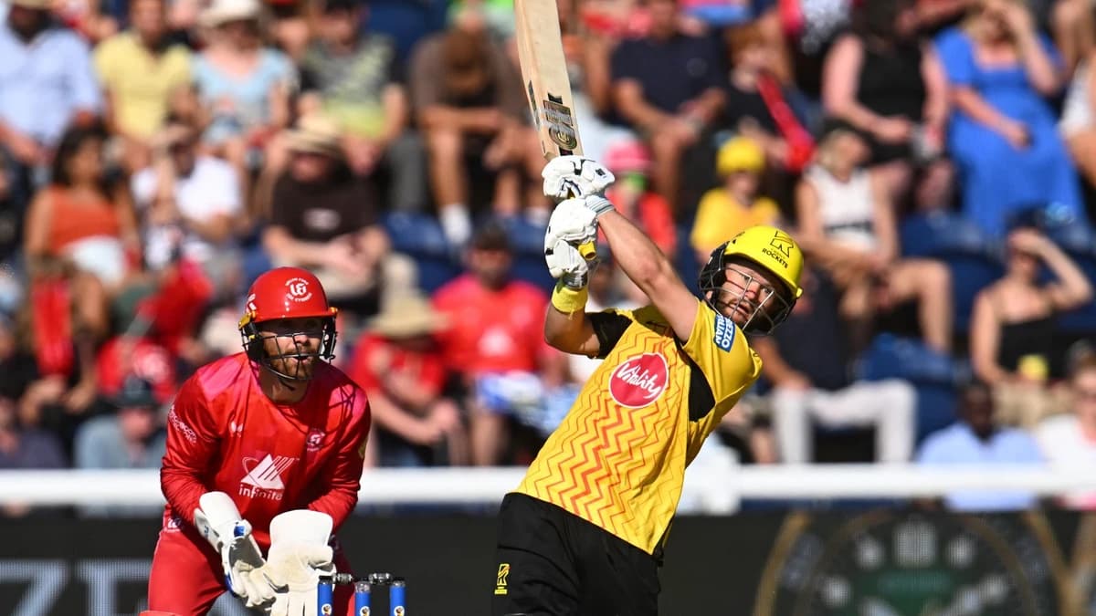 The Hundred: Trent Rockets hand Welsh Fire their first defeat of the season after Ben Duckett showin