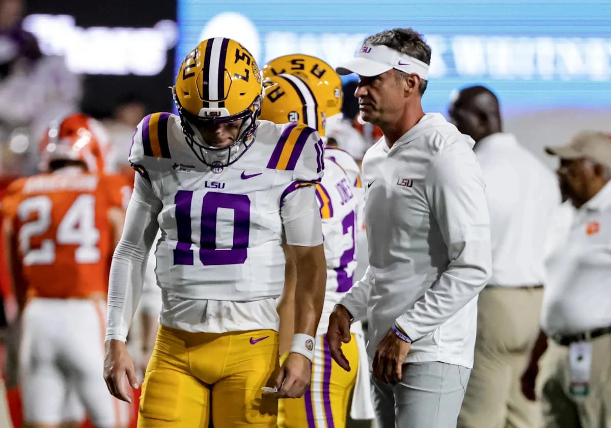There's little upside if LSU and Lane Kiffin are playing games with Sam Leavitt's inclusion on the p