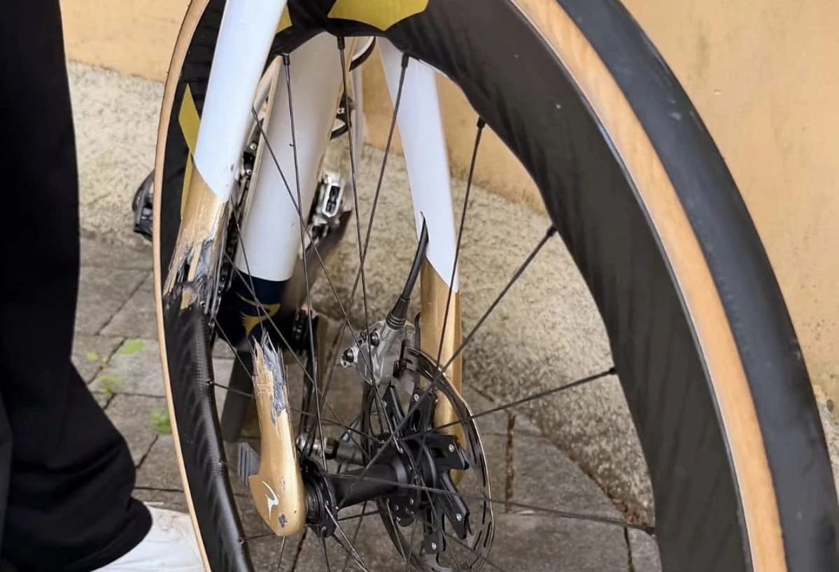"Things like this shouldn't happen" Tom Pidcock mad after police moto hits teammates during race