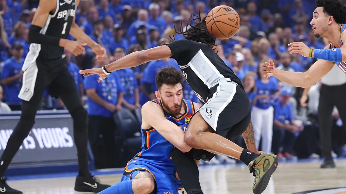 Thunder rally around Chet Holmgren after playoff elimination by Spurs