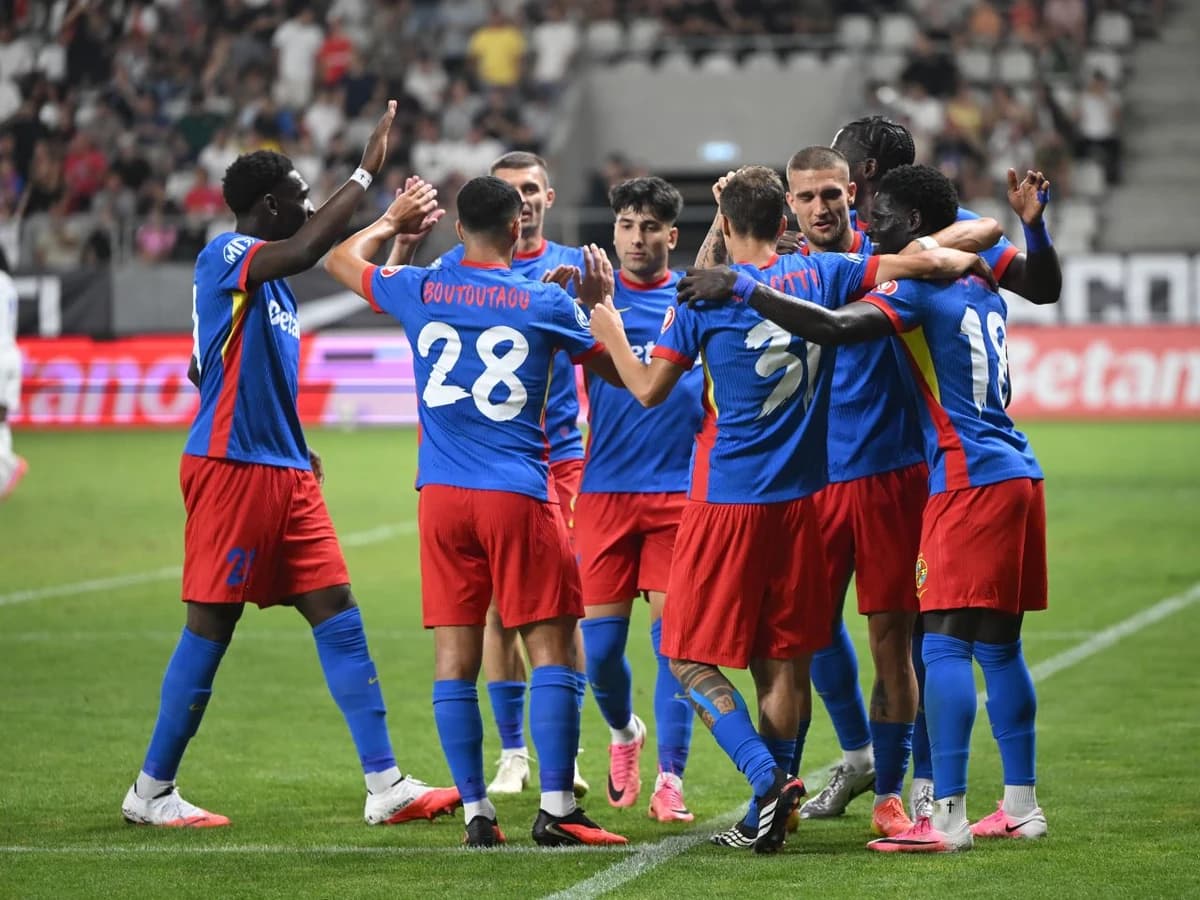Tibor Selymes, dat pe spate de cel mai în formă jucător de la FCSB: „Îmi place. E bine pe fizic”