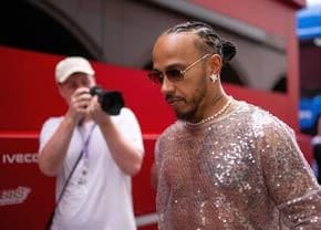 Ținutele „ridicole” ale lui Lewis Hamilton, criticate de fostul șef cu origini românești din Formula