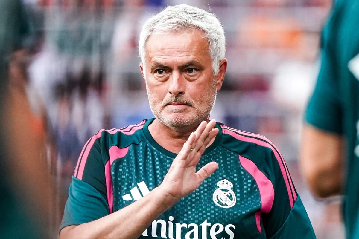Toată lumea îl vedea titular la Real, dar Mourinho are alte planuri. ”Va trebui să stea mult pe banc