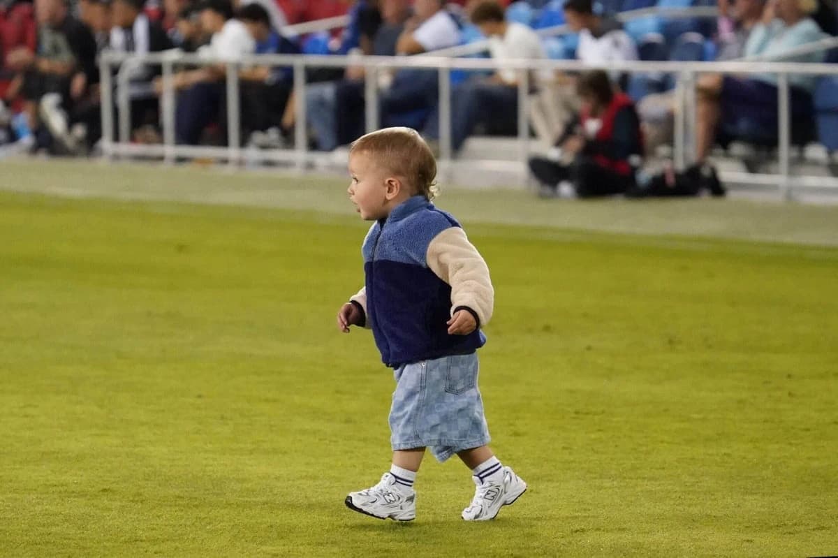 Toddler invades the pitch, halts MLS game β again β in San Jose