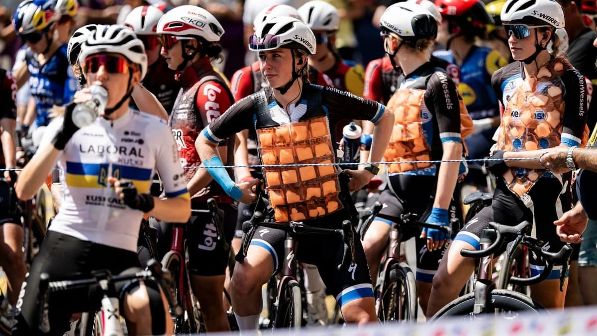 Tour de France Femmes: Padded bra claims lead to extra clothing checks for female riders