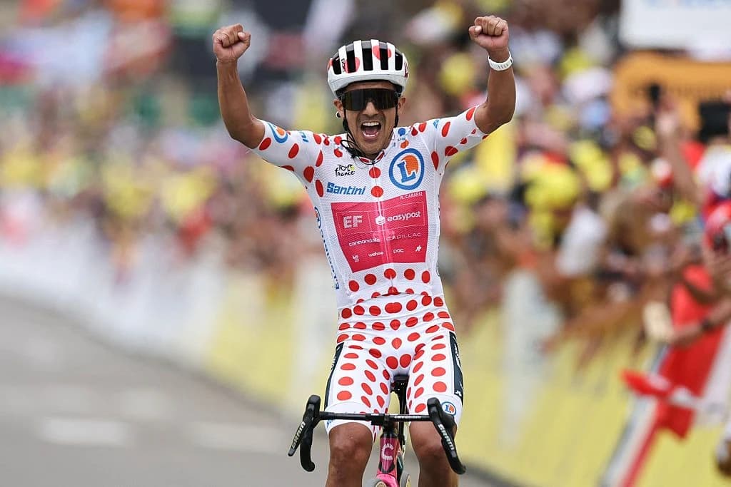 Tour de France: Richard Carapaz dominates Alpe d'Huez after late disaster by Sepp Kuss