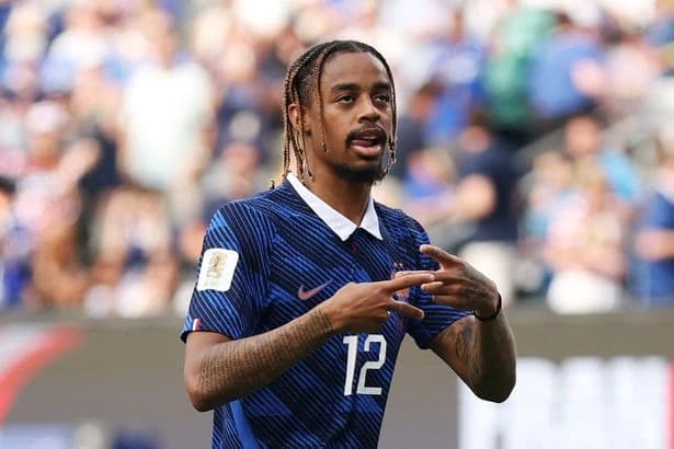Transfer news LIVE: £85m deal confirmed, Chelsea bid 'rejected', Man Utd blow, Barcola latest