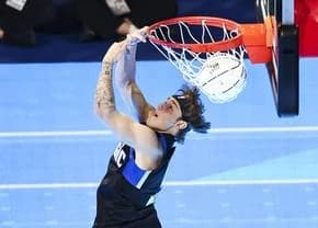 Transfer spectaculos în baschetul european! Triplul câștigător al concursului de slam-dunk din NBA v