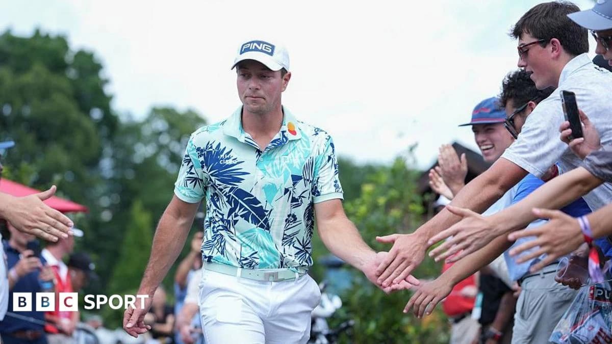Travelers Championship: Scottie Scheffler in play-off with Viktor Hovland