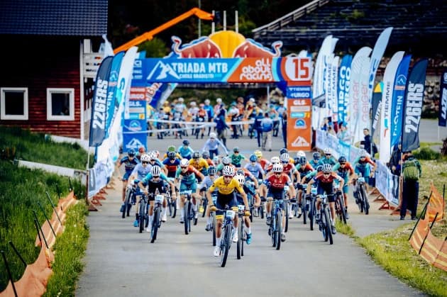 Triada MTB Cheile Grădiștei: Vlad Dascălu a câștigat dramatic, la categoria Elite