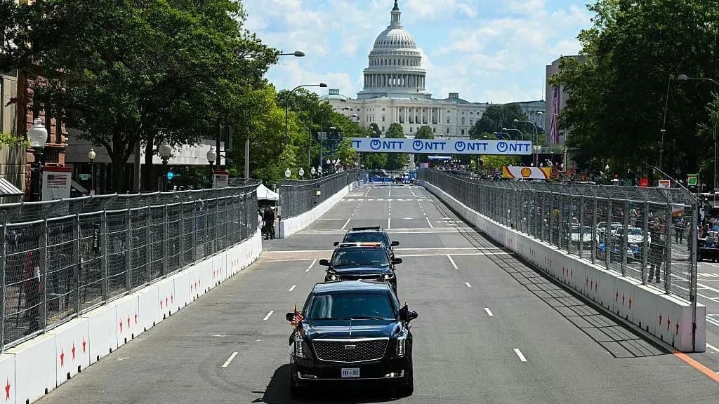 Trump arrives at high-speed IndyCar race through Washington's streets