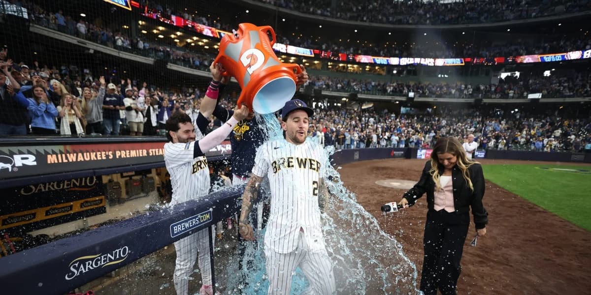 Turang's walk-off blast gives Brewers first sweep of Yankees this century