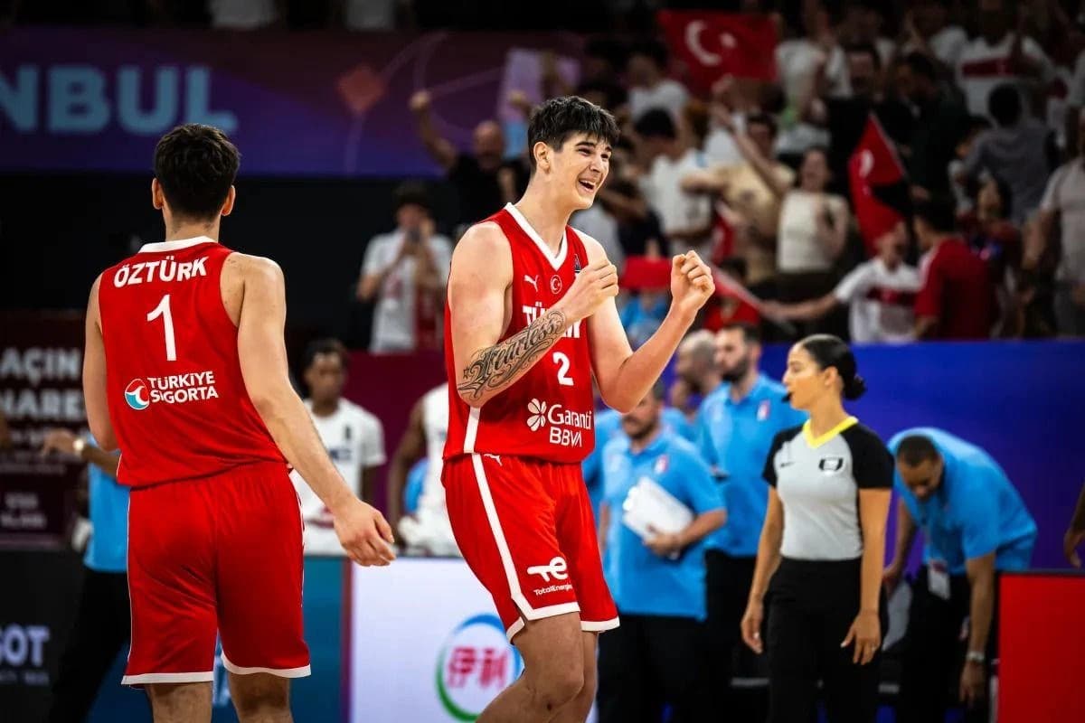 Turcia, condusă de Darius Căruțașu și Omer Kutluay, s-a calificat în semifinalele Mondialului U17, e