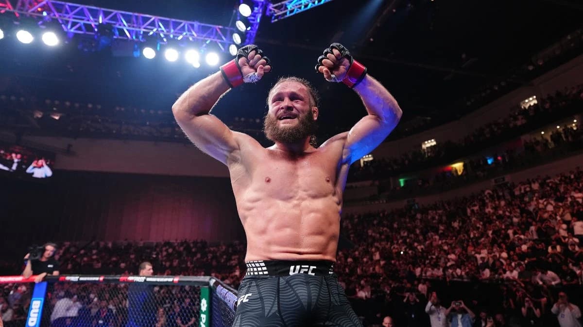 UFC Baku bonuses: Great hair, 8-second KO, rare sub, home magic
