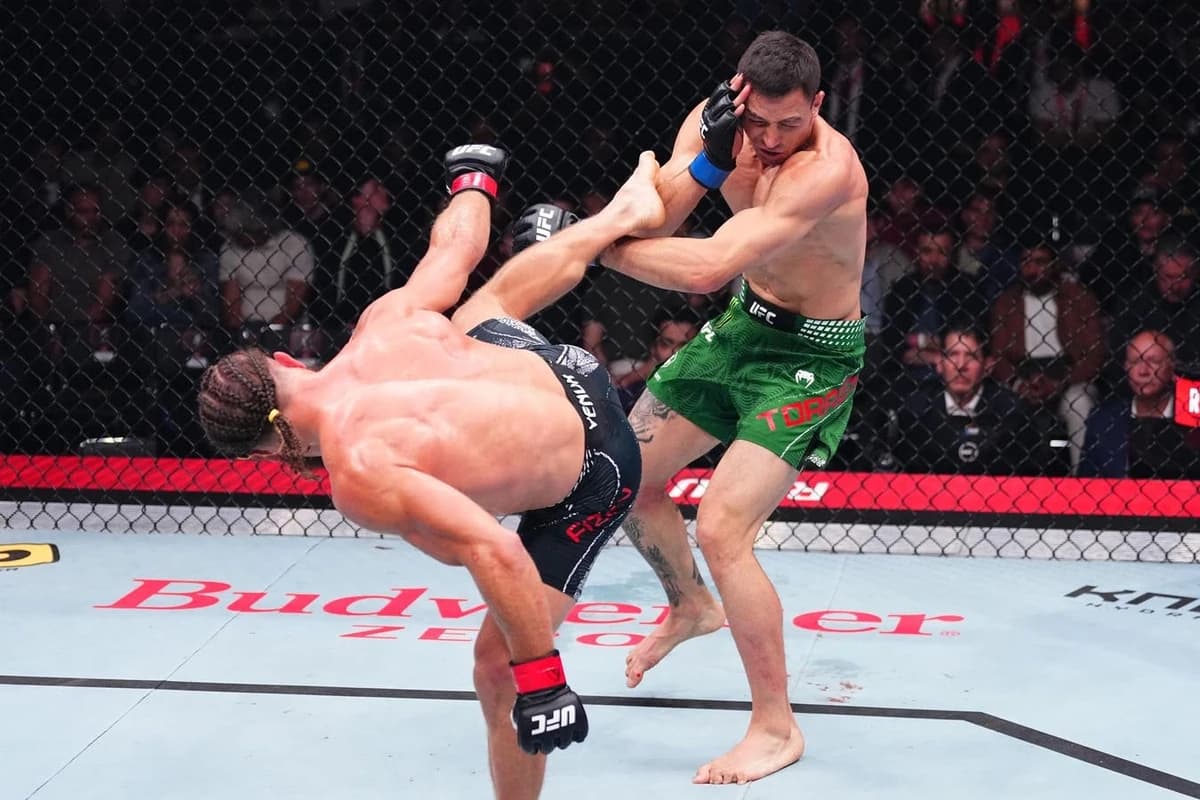 UFC Baku Results: 9 Crazy Finishes, 4 Performance Bonuses And Highlights