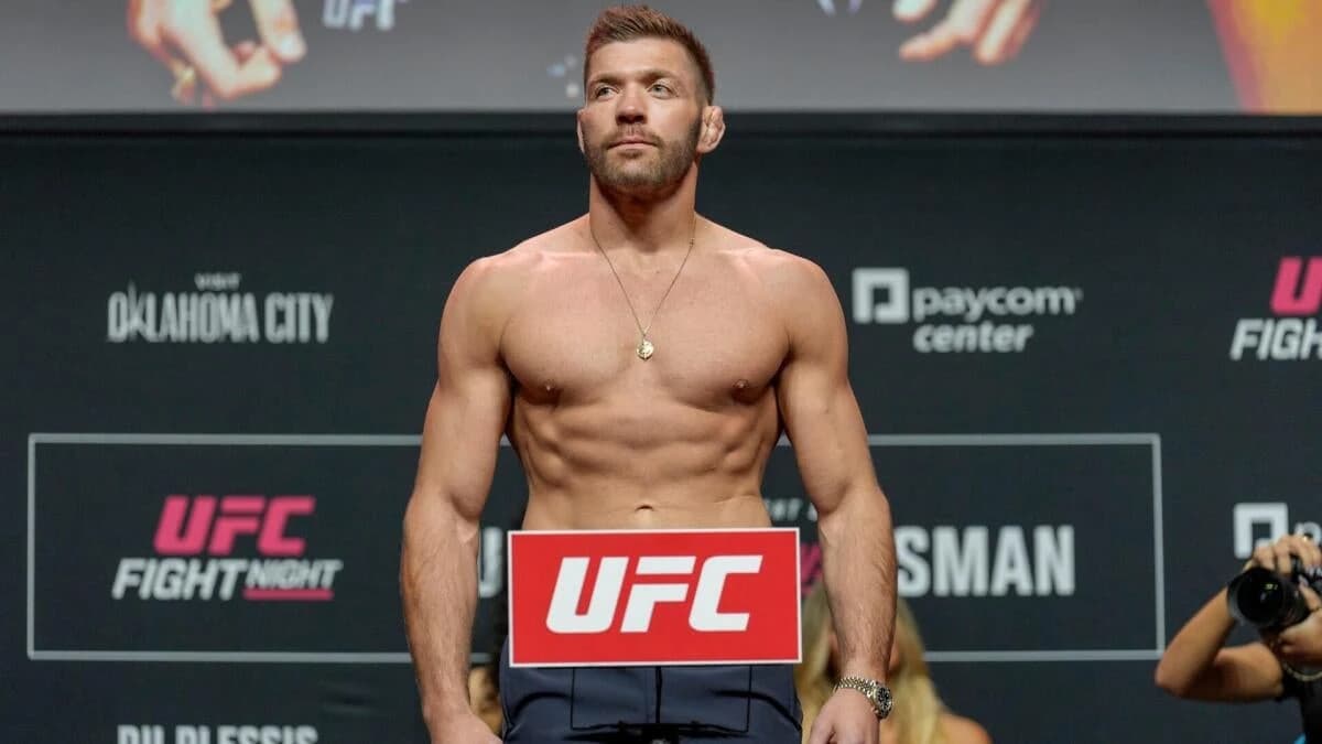 UFC Fight Night odds, lines, predictions, time: Dricus du Plessis vs. Kamaru Usman picks by elite MM